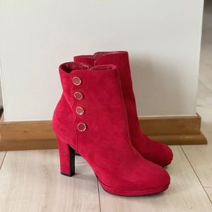 Impo Red Platform Suede Ankle Boots